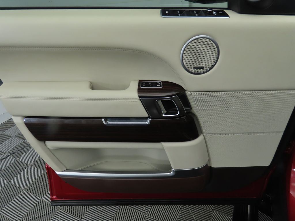 2014 Land Rover Range Rover Supercharged 27