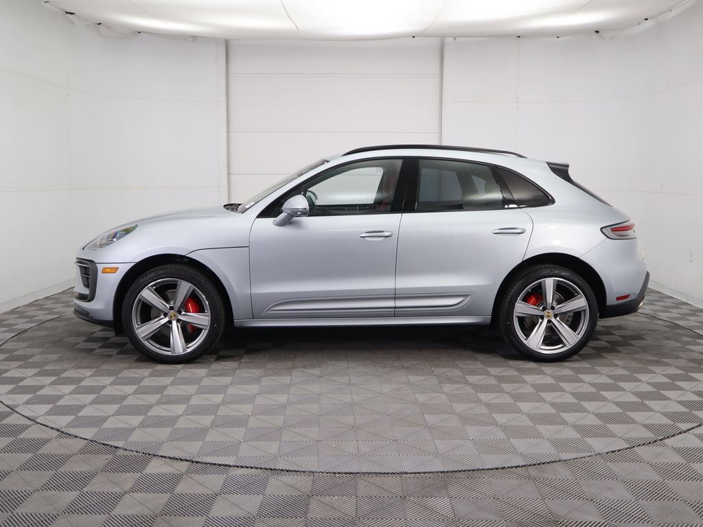 Thumbnail: 2025 Porsche Macan - 2