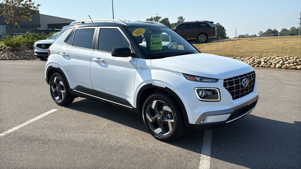 Lunar White w/Black Roof 2025 Hyundai Venue Limited FWD SUV / Crossover Front-Wheel Drive Continuously Variable Transmission