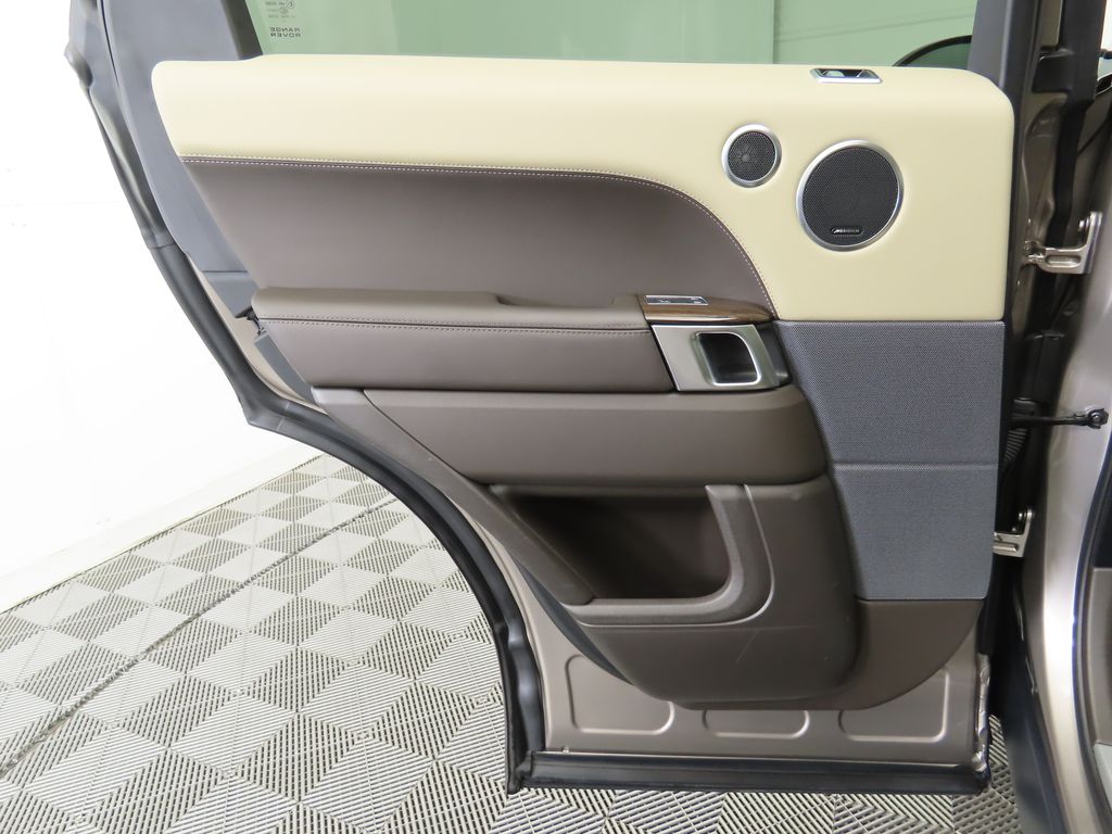 Thumbnail: 2022 Land Rover Range Rover Sport - 27