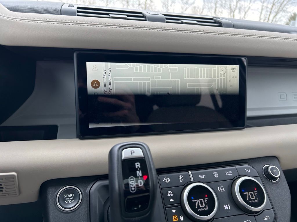 2024 Land Rover Defender 110 29