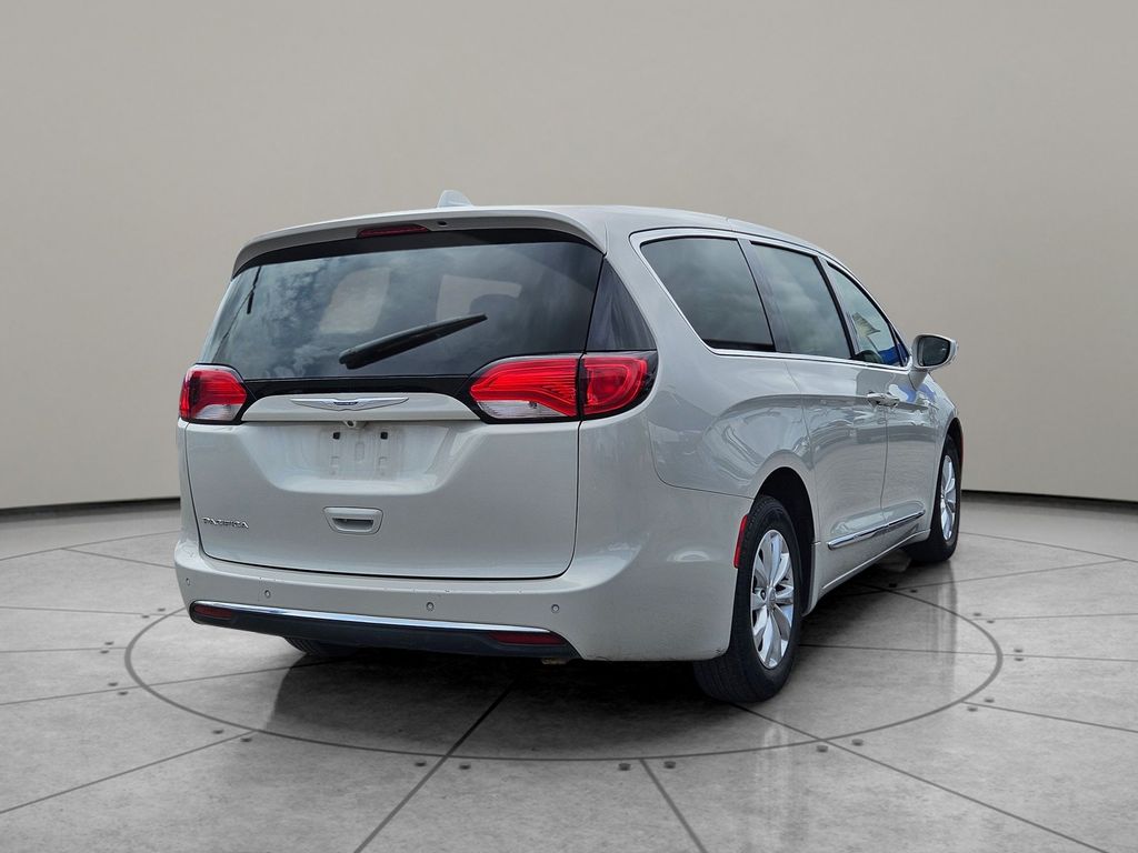 Used Car 2019 Chrysler Pacifica  Touring Plus For Sale Under $20,000 In San Marcos, Texas