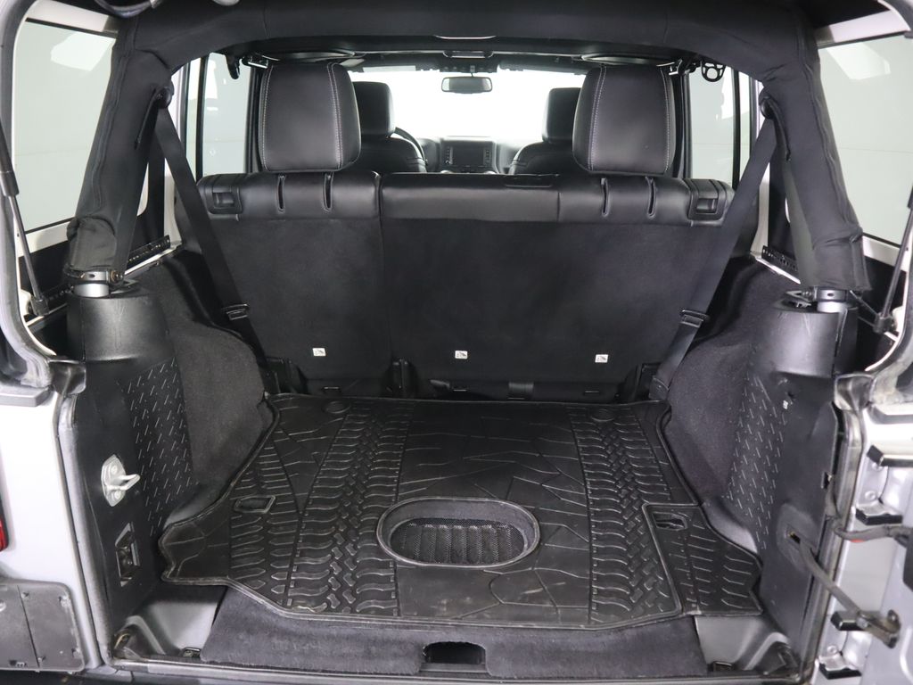 Thumbnail: 2015 Jeep Wrangler - 29