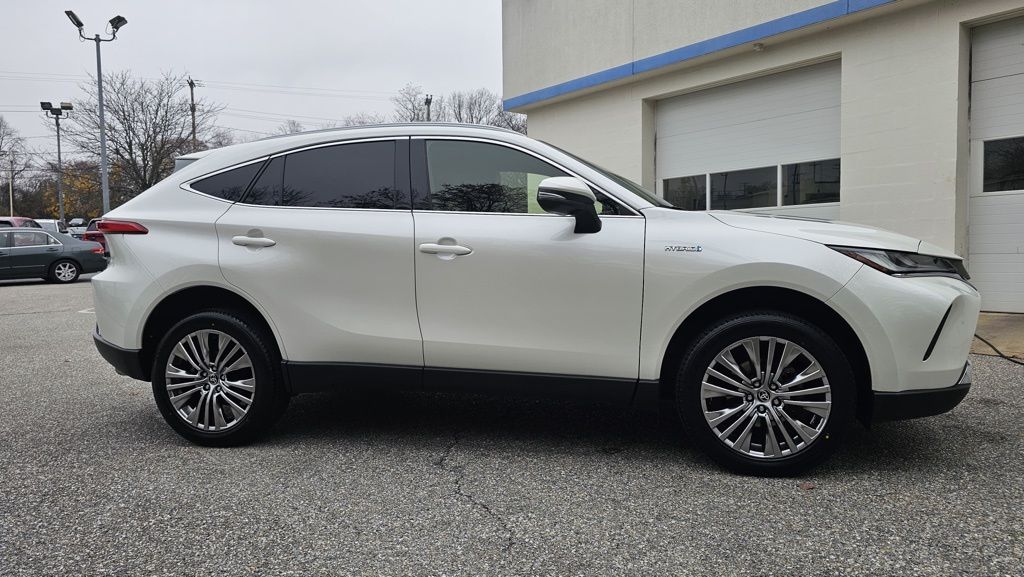 2021 Toyota Venza XLE photo 4