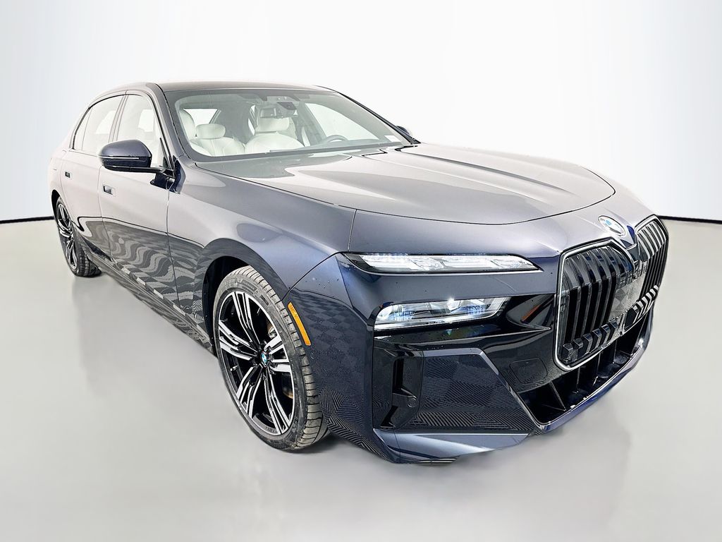 Thumbnail: 2026 BMW 7 Series - 3