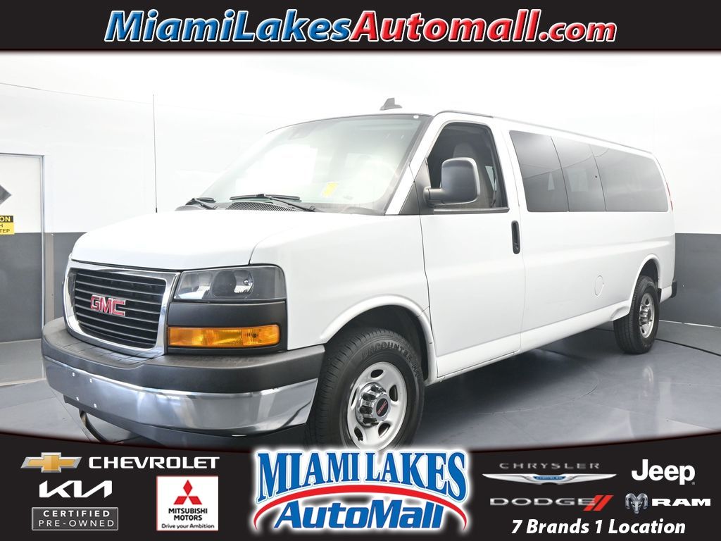 2020 GMC Savana Passenger LT's photo
