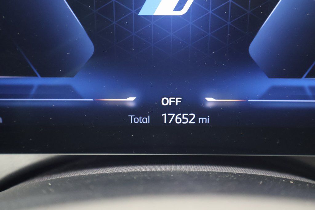 Thumbnail: 2024 BMW i5 - 17