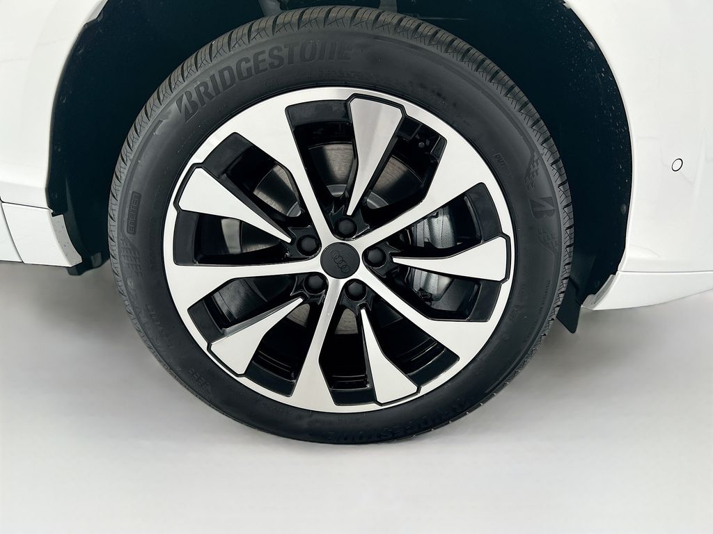 Thumbnail: 2026 Audi Q3 - 30