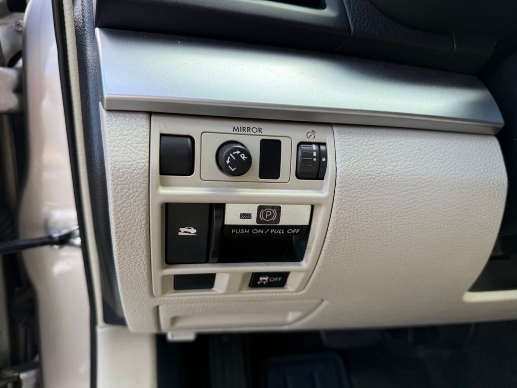 Thumbnail: 2014 Subaru Outback - 12