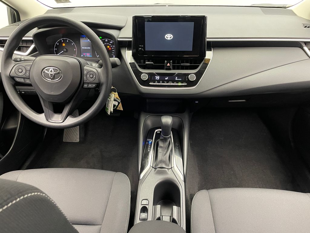 2025 Toyota Corolla LE 18
