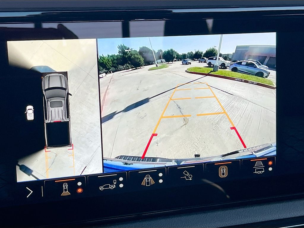 Used 2025 Silver GMC AT4 image 14