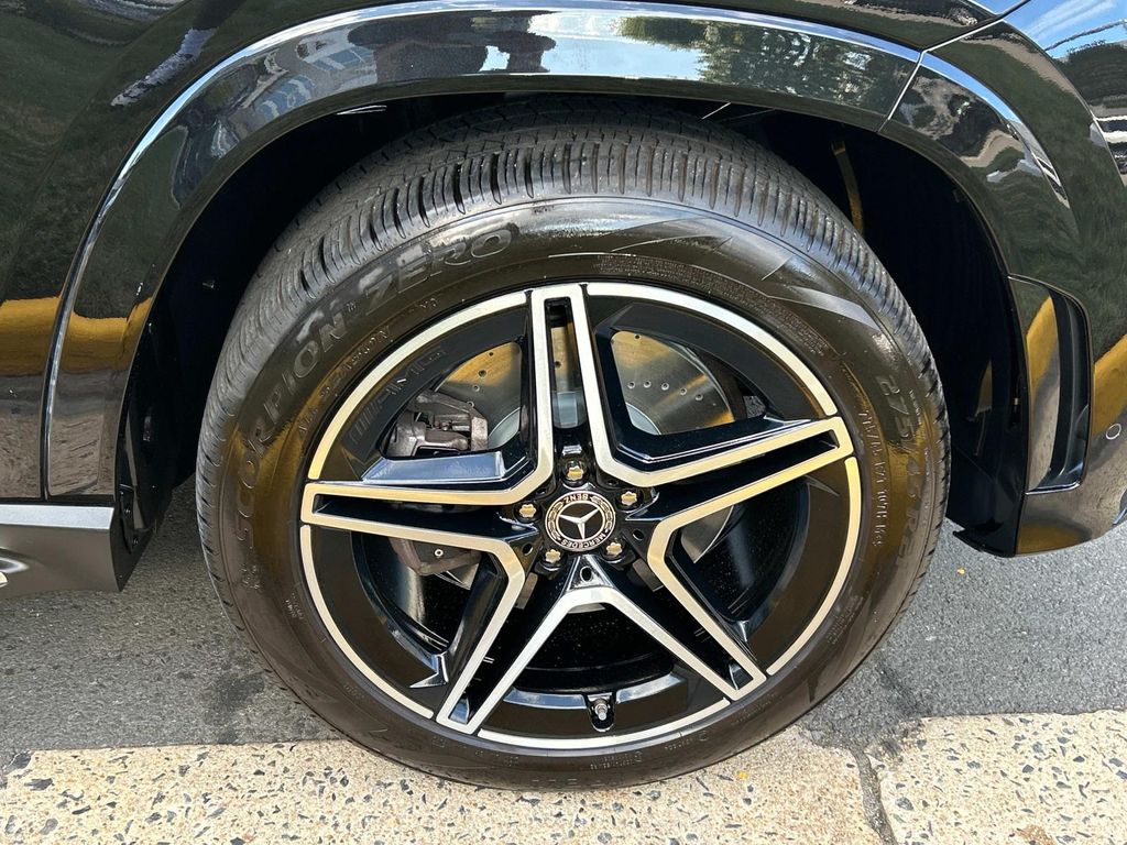 Thumbnail: 2022 Mercedes-Benz GLS - 17