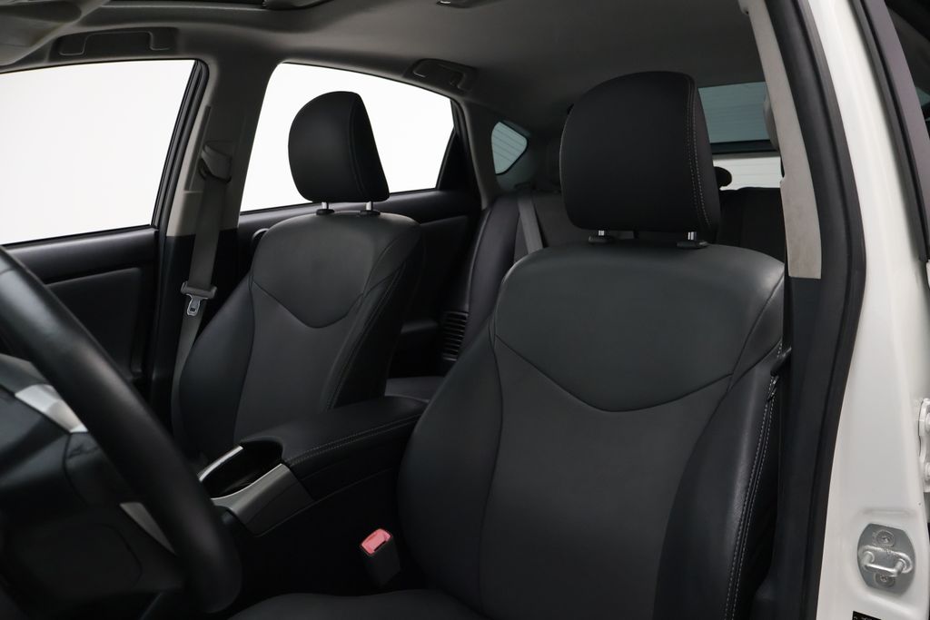 Thumbnail: 2013 Toyota Prius - 13