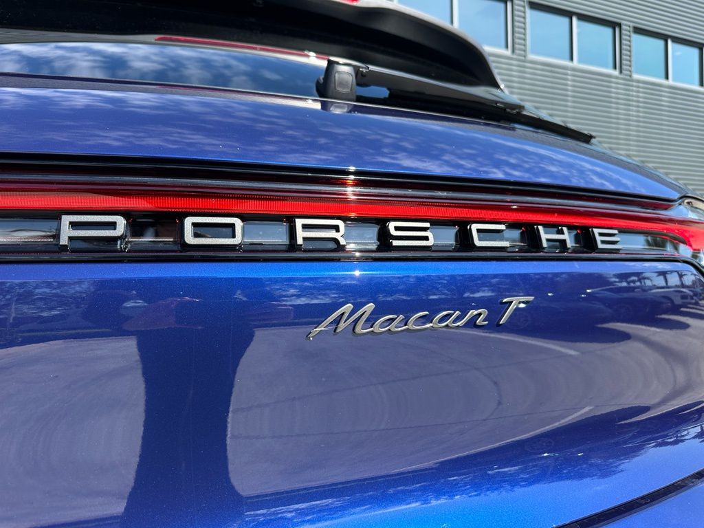 Thumbnail: 2026 Porsche Macan - 14