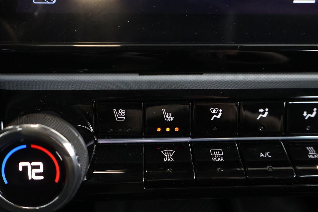 Thumbnail: 2027 Chevrolet Bolt EV - 25