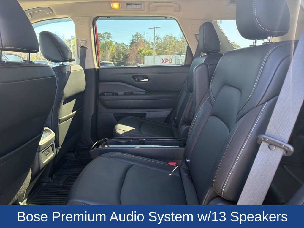 2022 Nissan Pathfinder SL 2WD