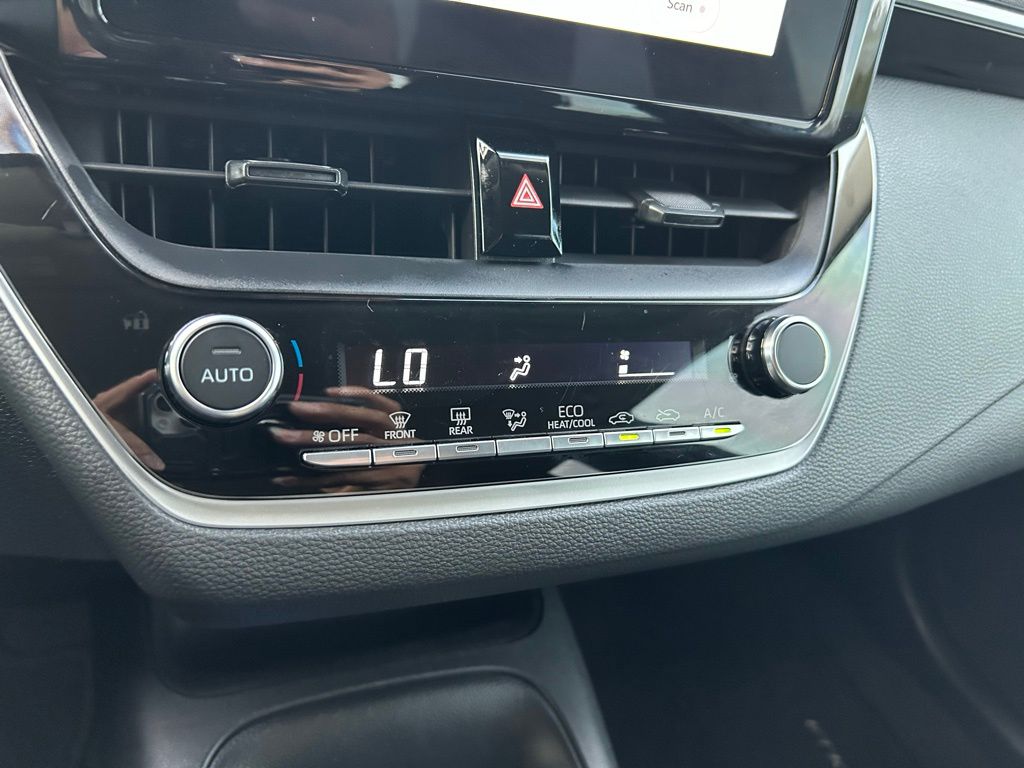 Thumbnail: 2023 Toyota Corolla - 25