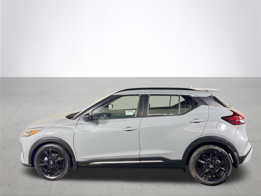 2021 Nissan Kicks SR