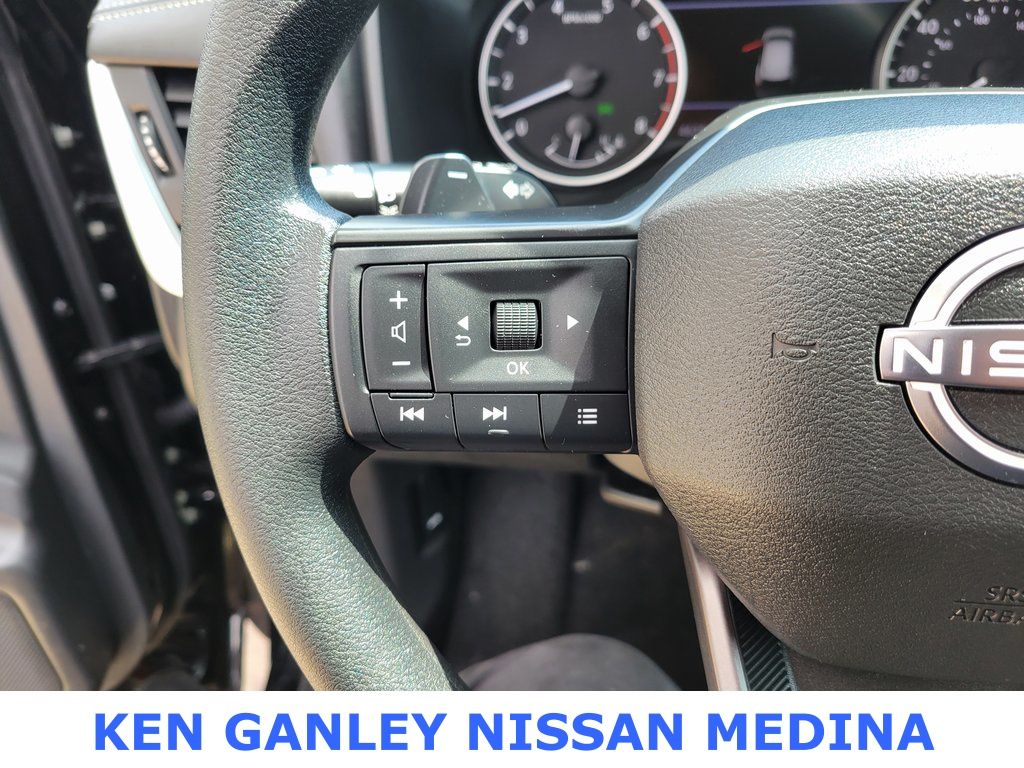 2025 Nissan Rogue S photo