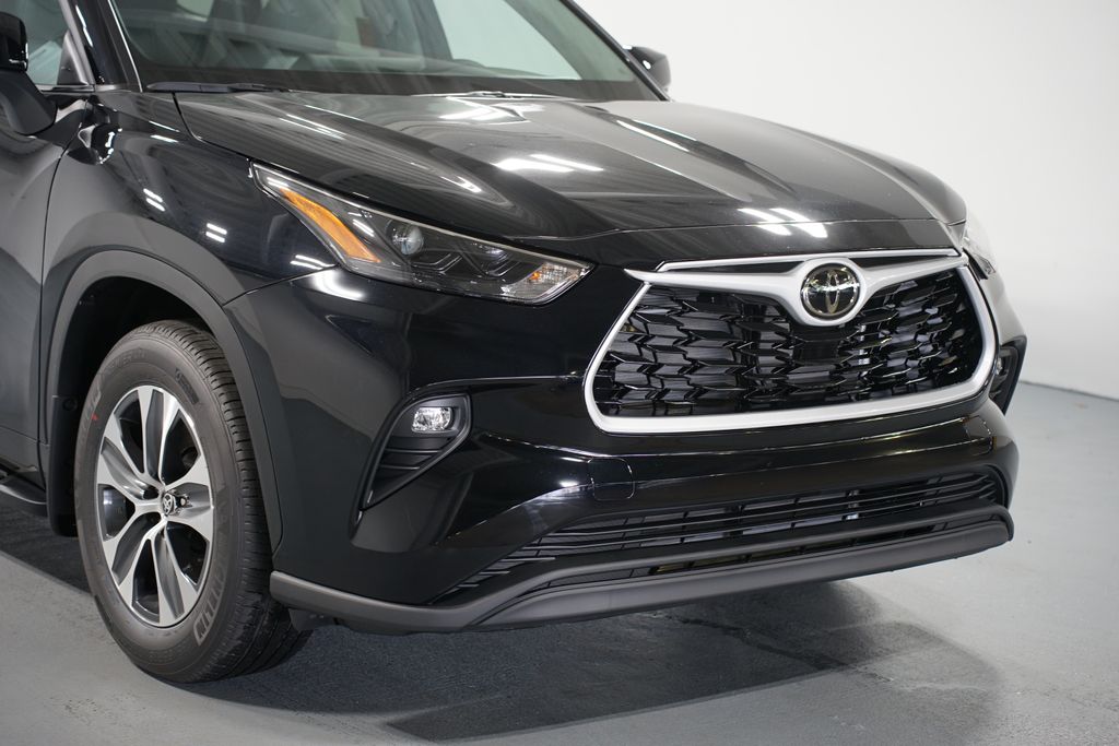 Thumbnail: 2025 Toyota Highlander - 4