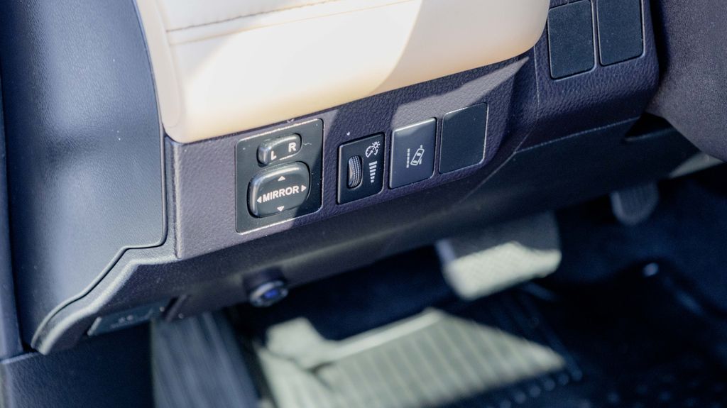 Used 2018 Toyota RAV4 XLE 4D Sport Utility