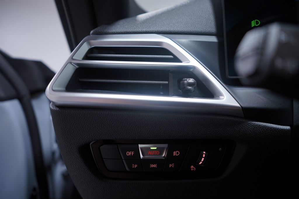 2025 BMW 4 Series M440i xDrive 18