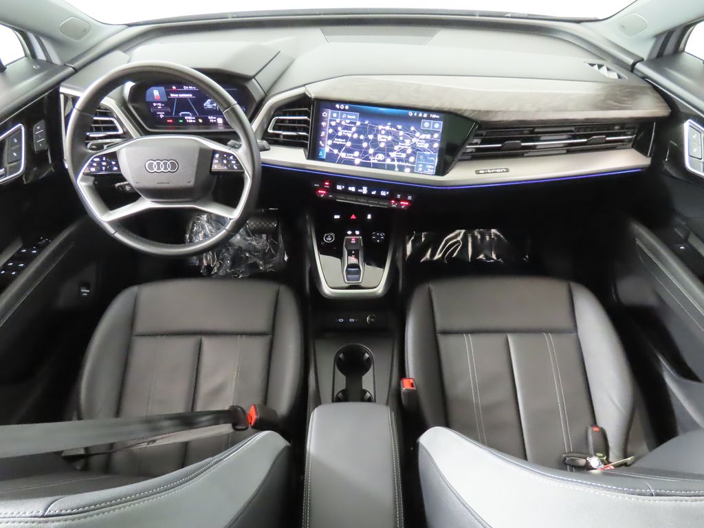 Thumbnail: 2023 Audi Q4 e-tron - 10