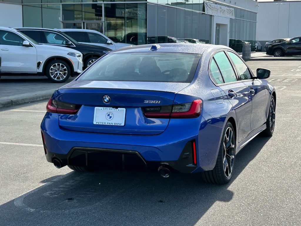 Thumbnail: 2026 BMW 3 Series - 5