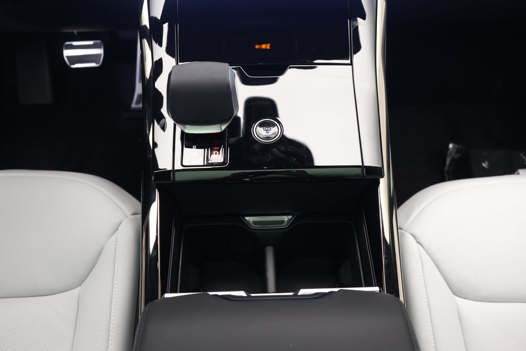 Thumbnail: 2026 Land Rover Range Rover Sport - 21