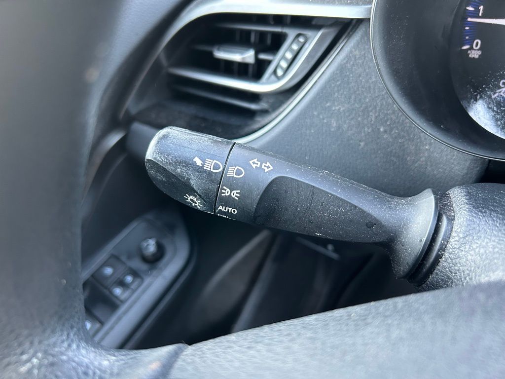 Thumbnail: 2019 Toyota C-HR - 21