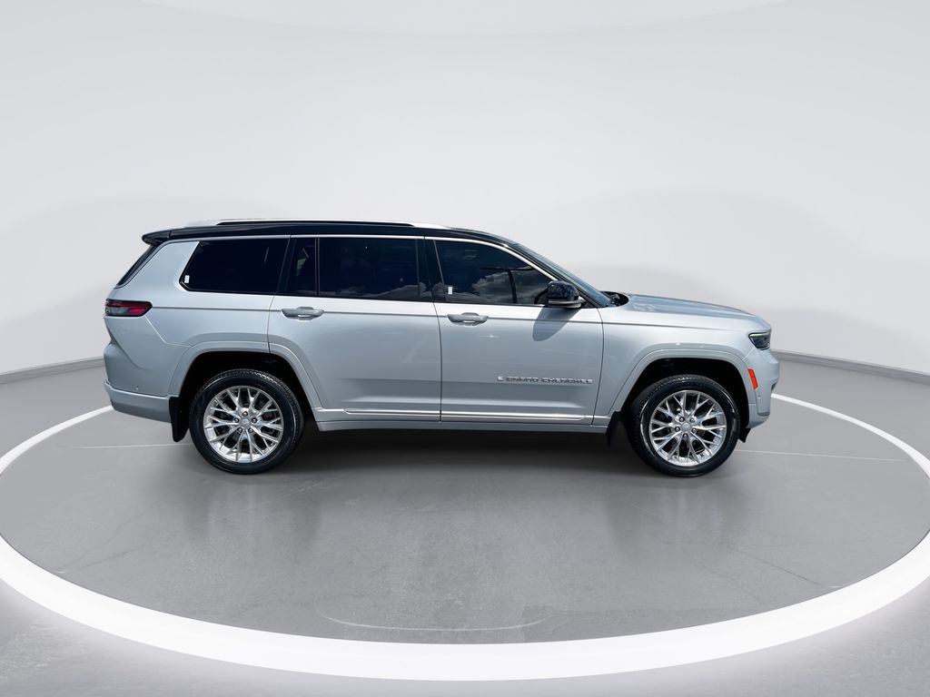 Used 2021 Silver Jeep Summit image 9