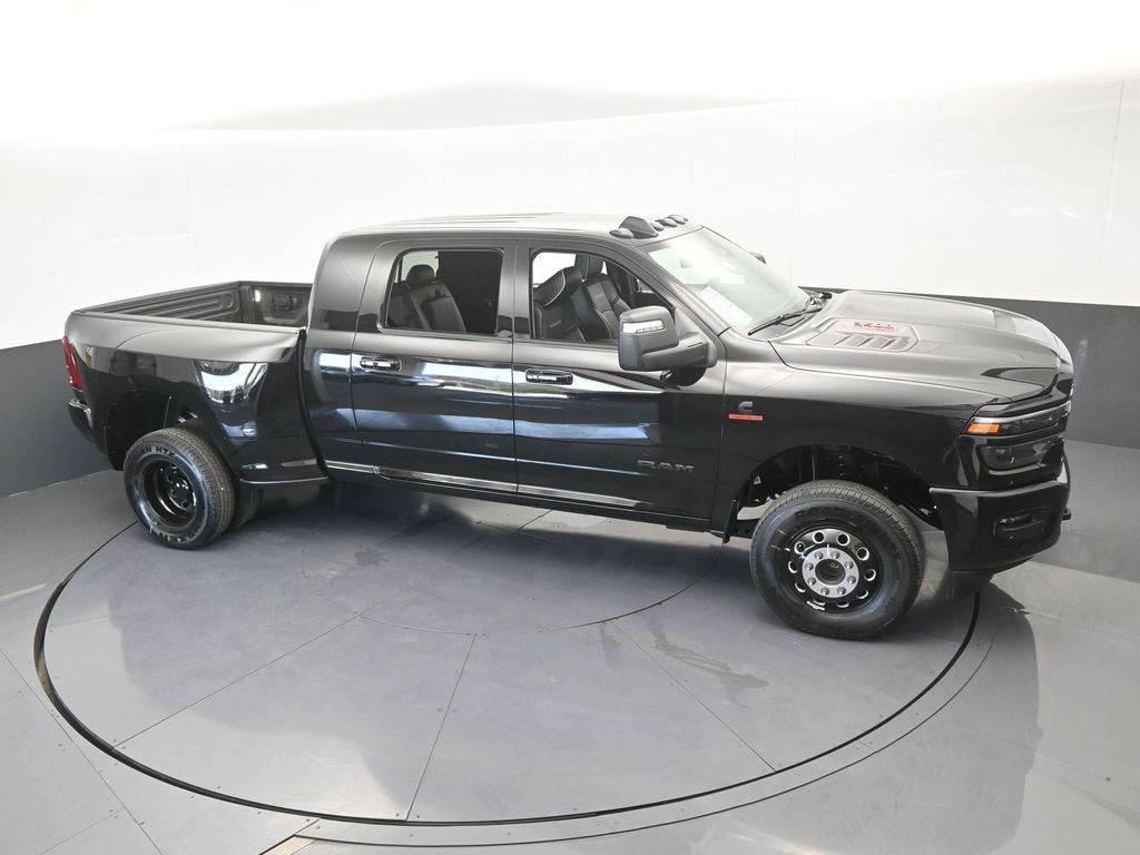 New 2026 Diamond Black Crystal Pearlcoat Ram Laramie image 60