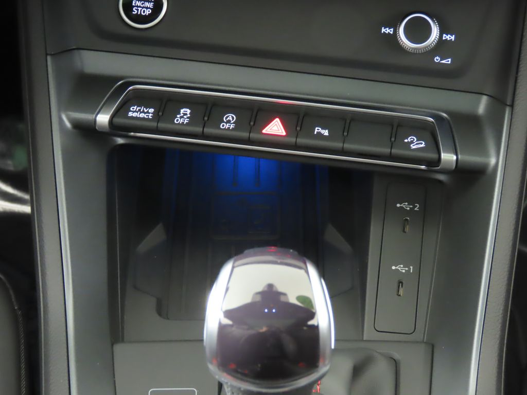 Thumbnail: 2025 Audi Q3 - 22