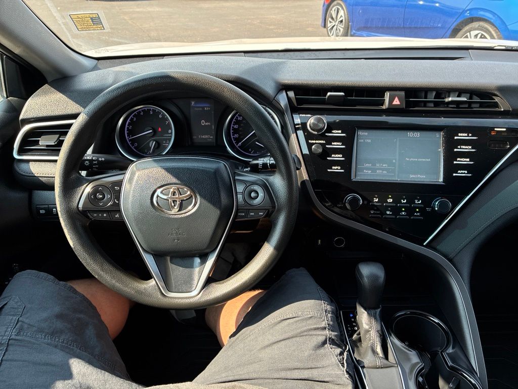 Super White 2018 Toyota Camry Sedan Front-Wheel Drive 8-Speed Automatic