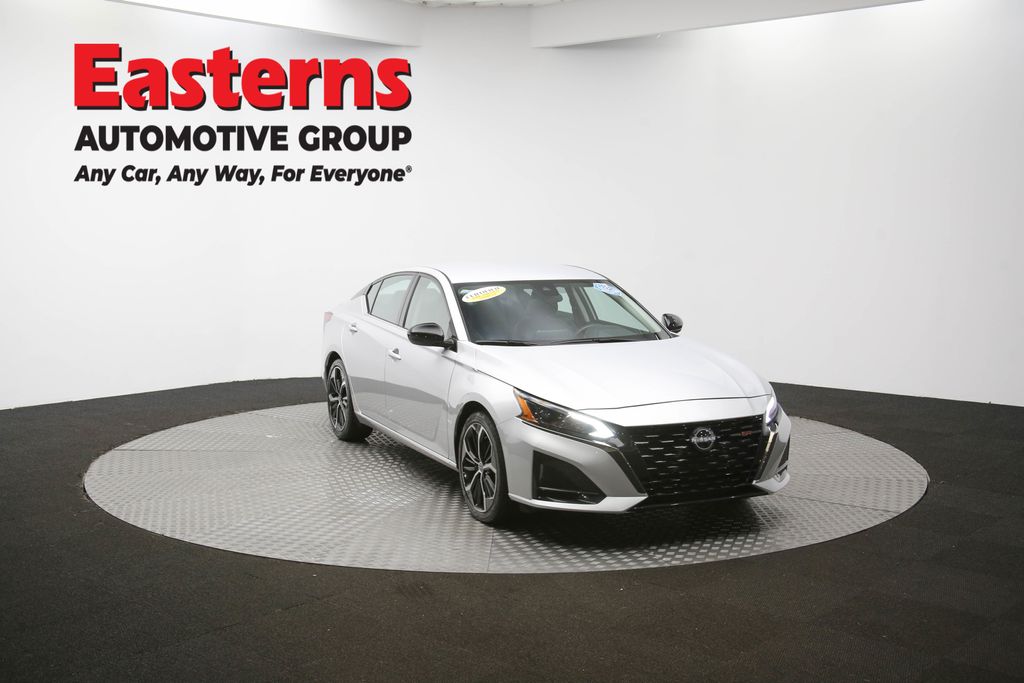 Used 2024 Silver Nissan 2.5 SR image 49