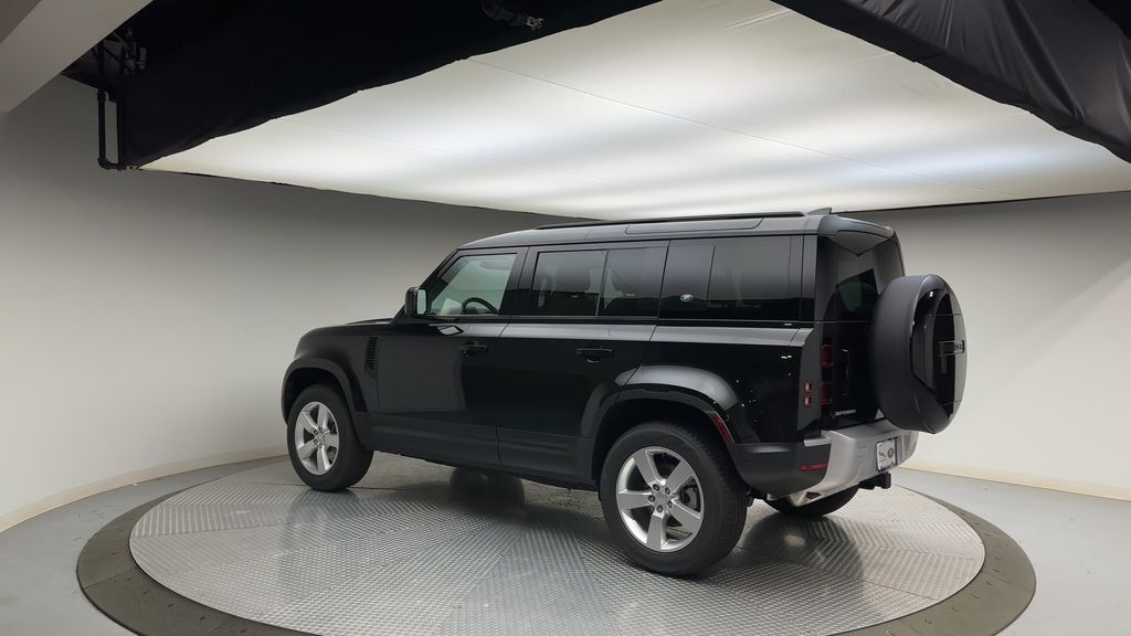 2024 Land Rover Defender 110 6
