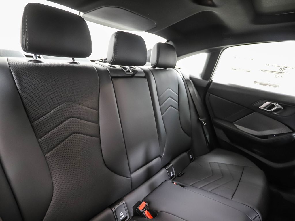 Thumbnail: 2025 BMW 2 Series - 26