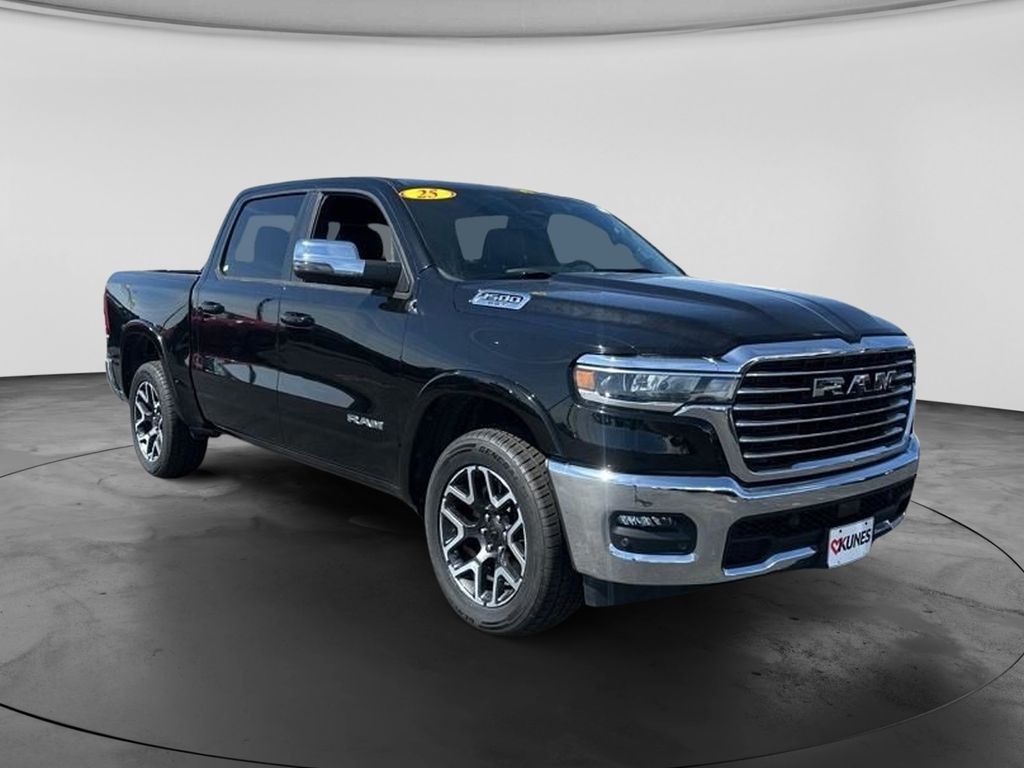 Diamond Black Crystal Pearlcoat 2025 RAM 1500 Laramie Crew Cab 4WD Pickup Truck Four-Wheel Drive 8-Speed Automatic