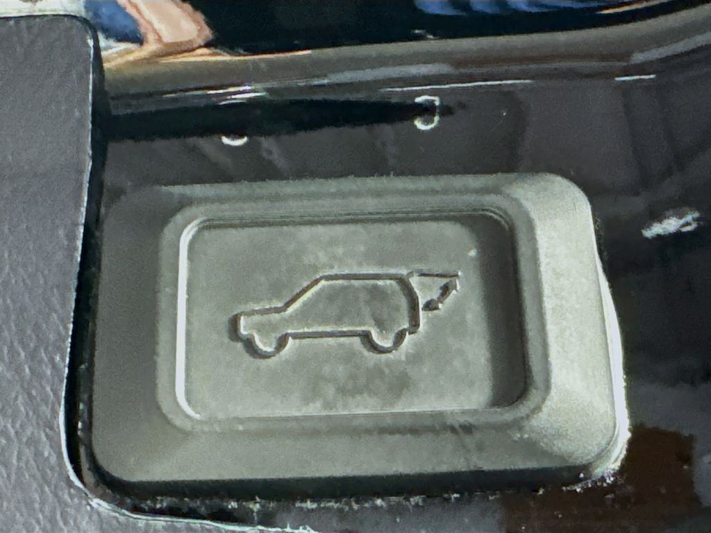 Used Car 2013 Toyota Highlander  Se For Sale Under $15,000 In Austin, Texas