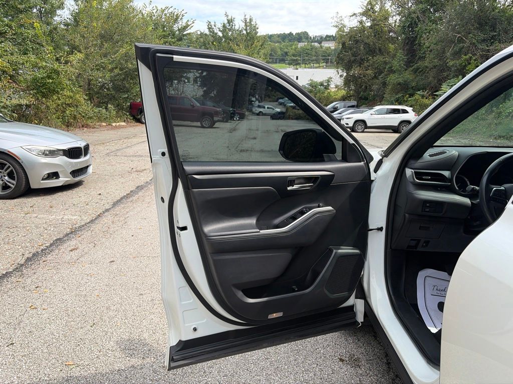 2021 Toyota Highlander XSE White at Phil Fitts Ford