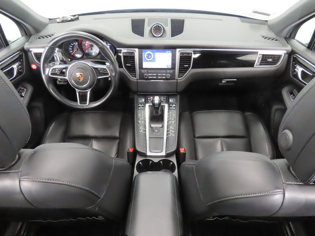 Thumbnail: 2017 Porsche Macan - 14