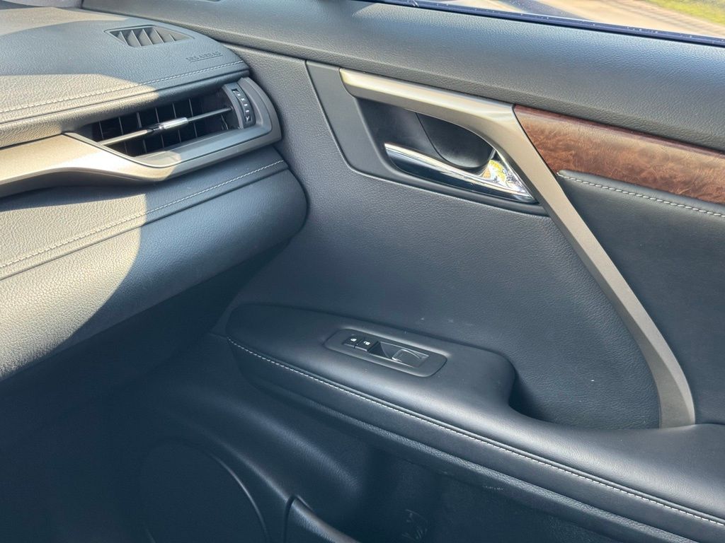 2022 Lexus RX 350L photo 34