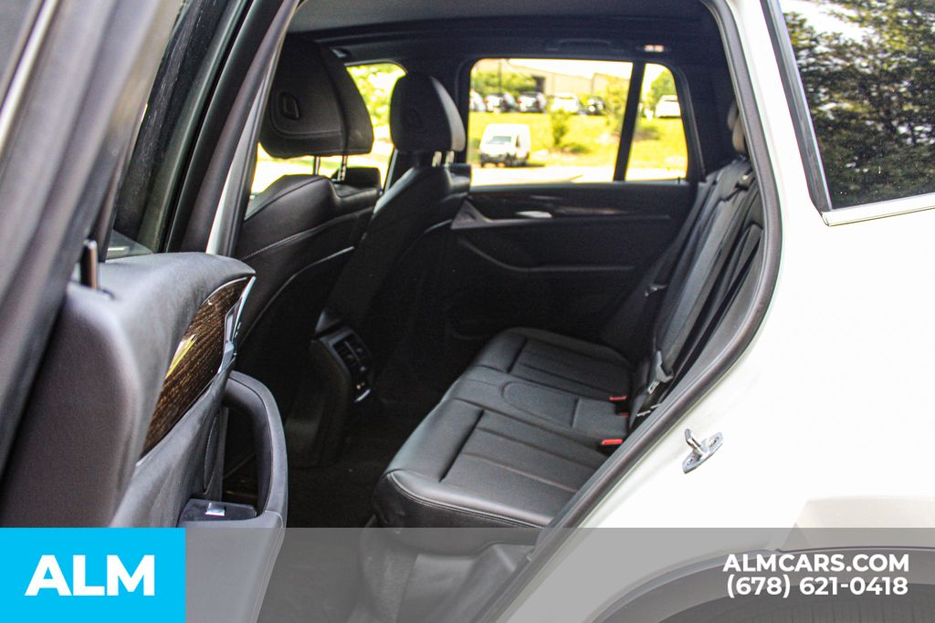 Used 2024 White BMW xDrive30i image 17