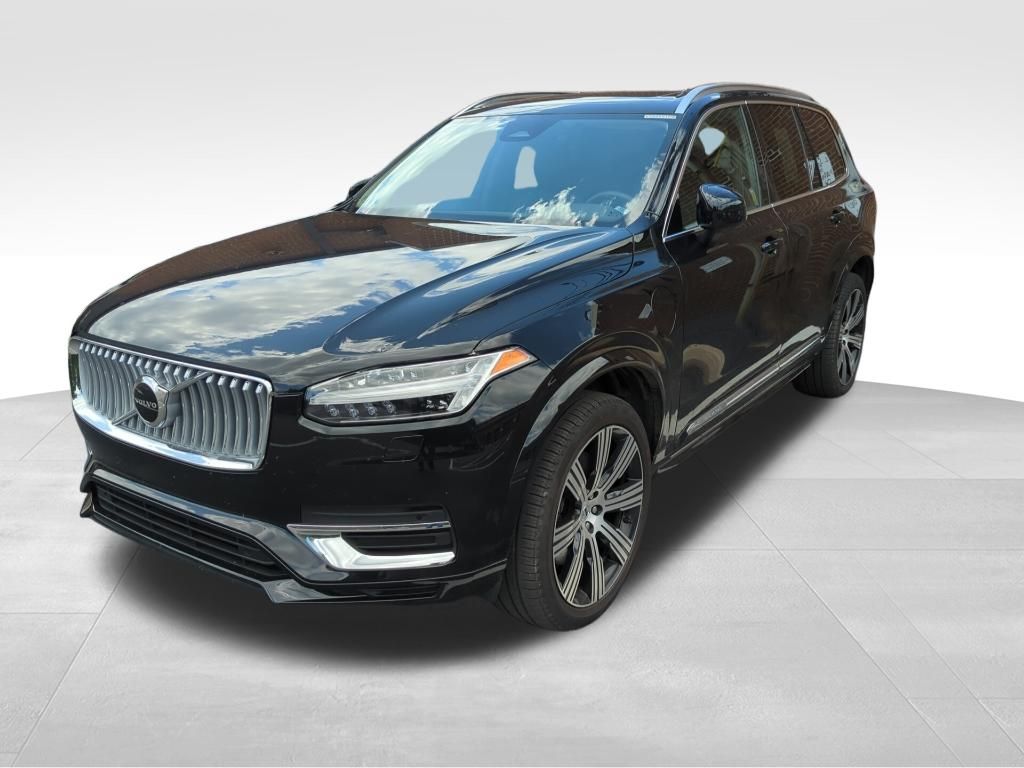 2024 Volvo XC90 Recharge Plug-In Hybrid T8 Core Bright Theme