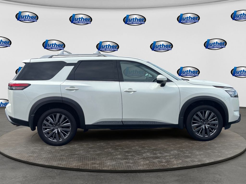 2024 Nissan Pathfinder SL White at Bob Ruth Ford