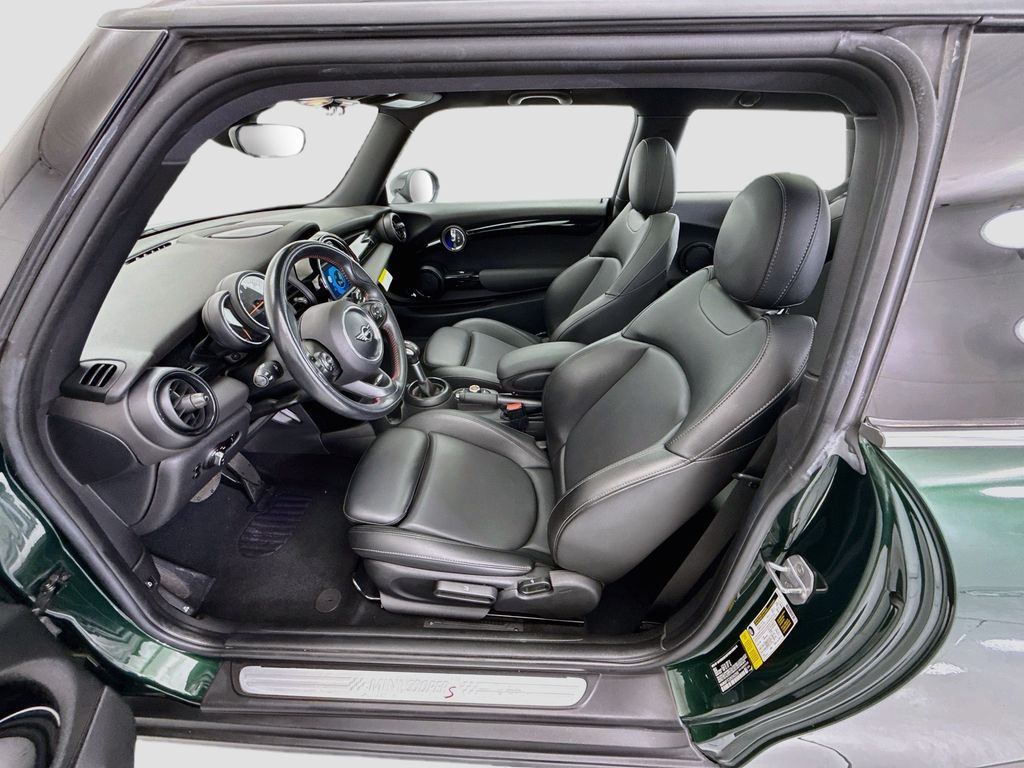 Used 2019 Green MINI Signature image 17