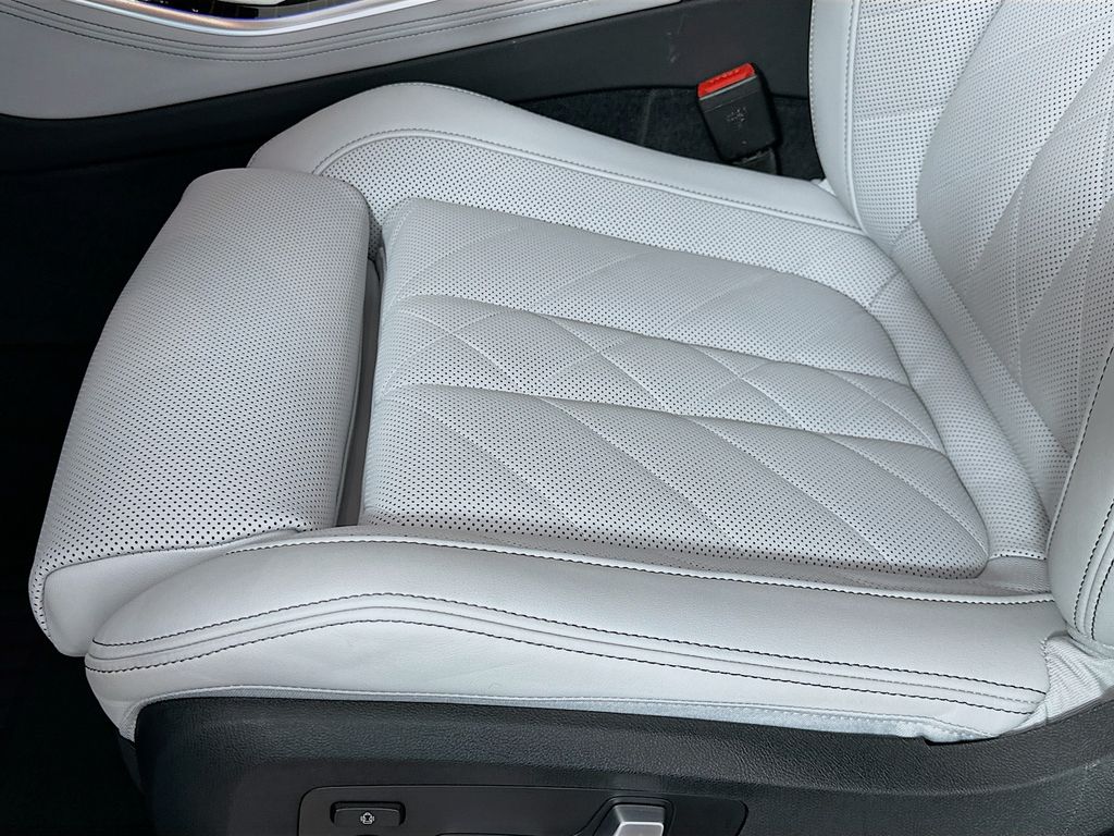 Thumbnail: 2025 BMW X5 - 20