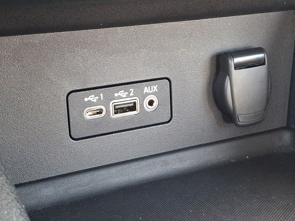 Thumbnail: 2023 Nissan Sentra - 25