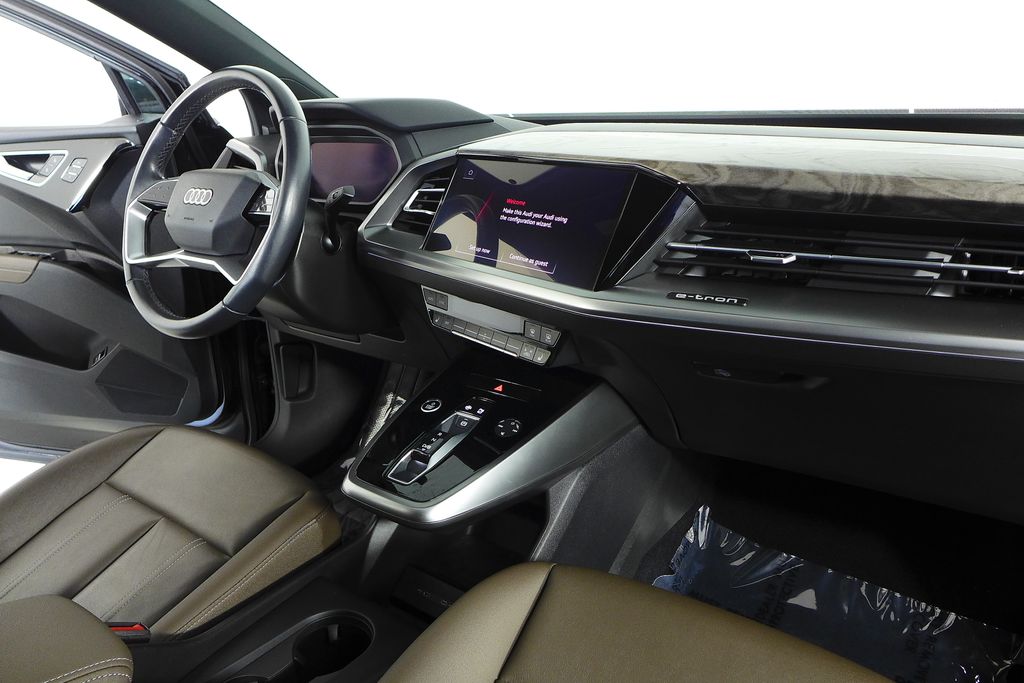 Thumbnail: 2023 Audi Q4 e-tron - 13