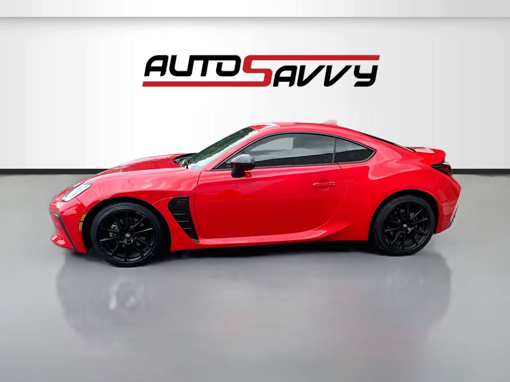 Used 2022 Black Toyota Base image 4